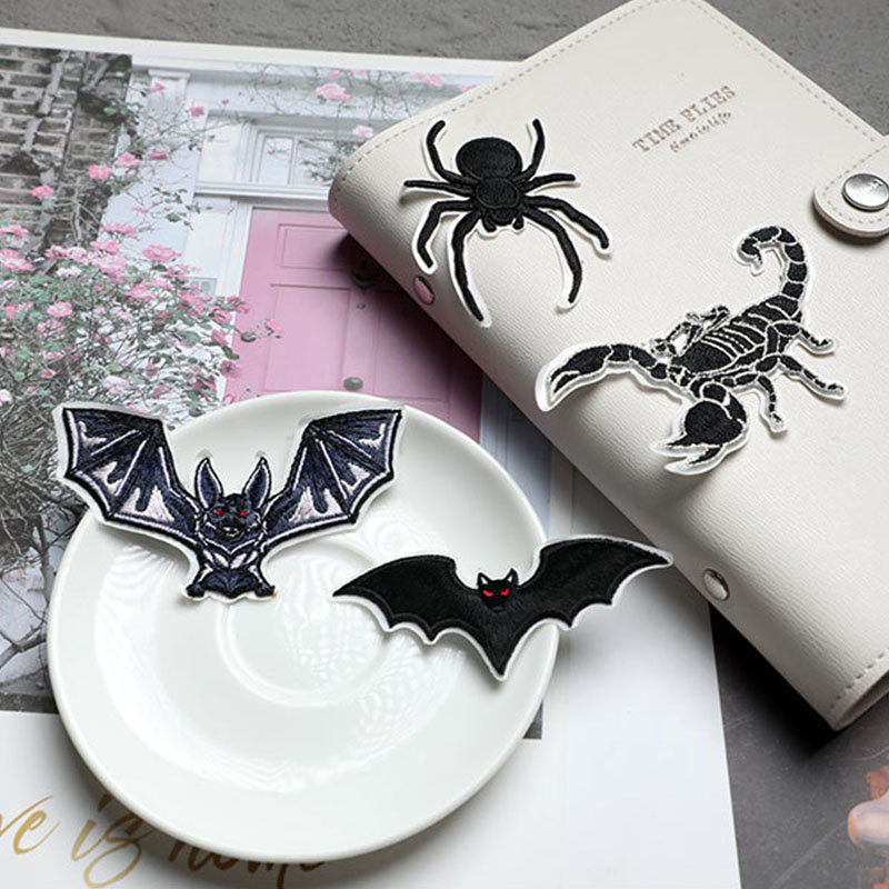 Velcro Sew On - 蜘蛛、サソリ、コウモリ、黒い動物の模様の粘着パッチ、衣類用アップリケ、ジーンズ、シャツにアイロン接着、DIYで穴を補修